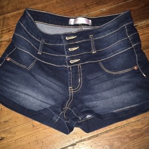 No boundaries high waist shorts